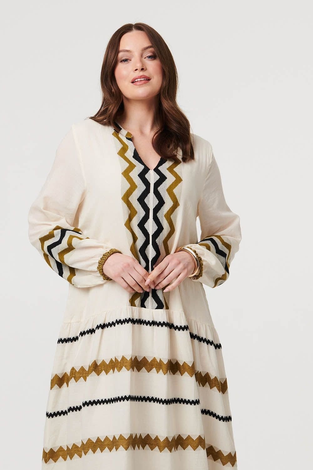 Izabel London Izabel London Women's Zigzag Print Long Sleeve Maxi Dress in Cream - 4