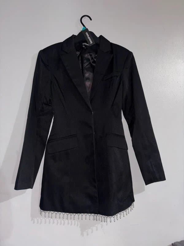 Boohoo Blazer dress pearl detail