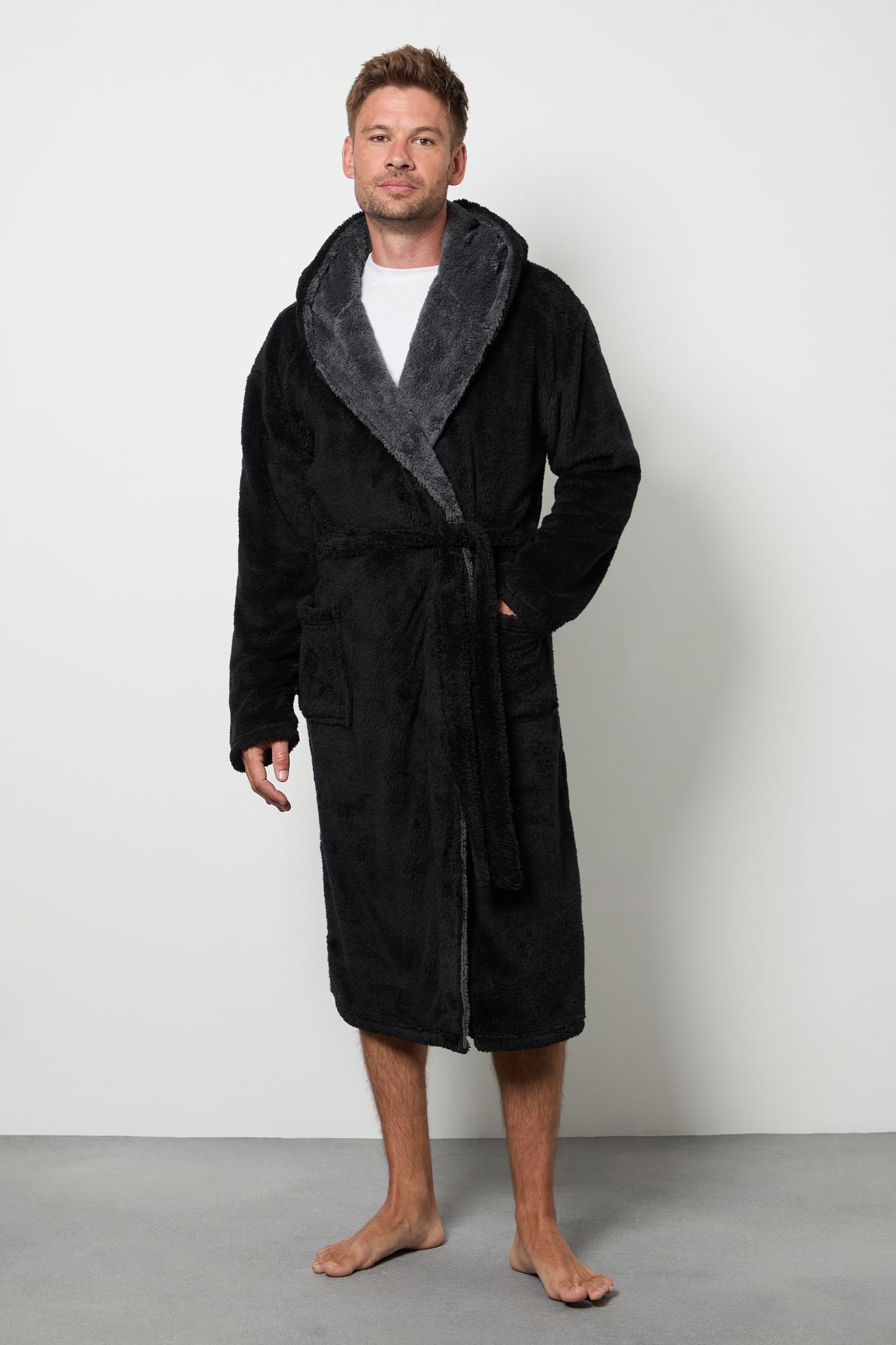 Maine Maine Men's Black Contrast Sherpa Hooded Dressing Gown