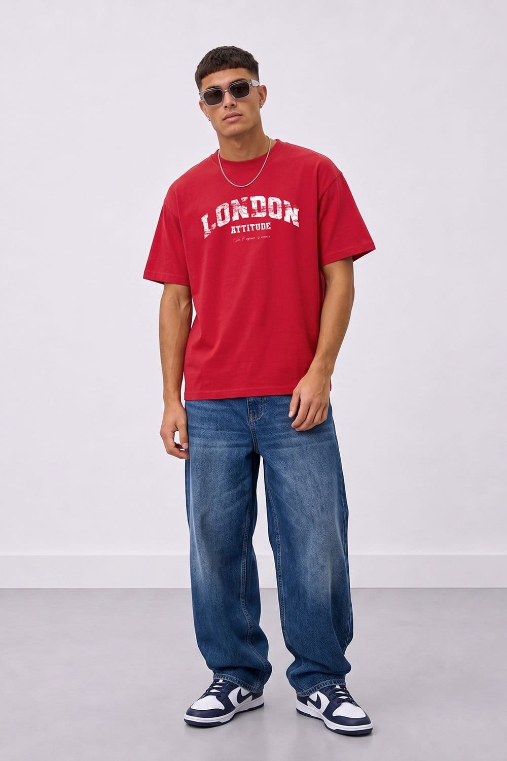 LONDON ATTITUDE LONDON ATTITUDE Men's Fearless Street Culture Oversized Heavyweight Graphic T-Shirt in Red - 4