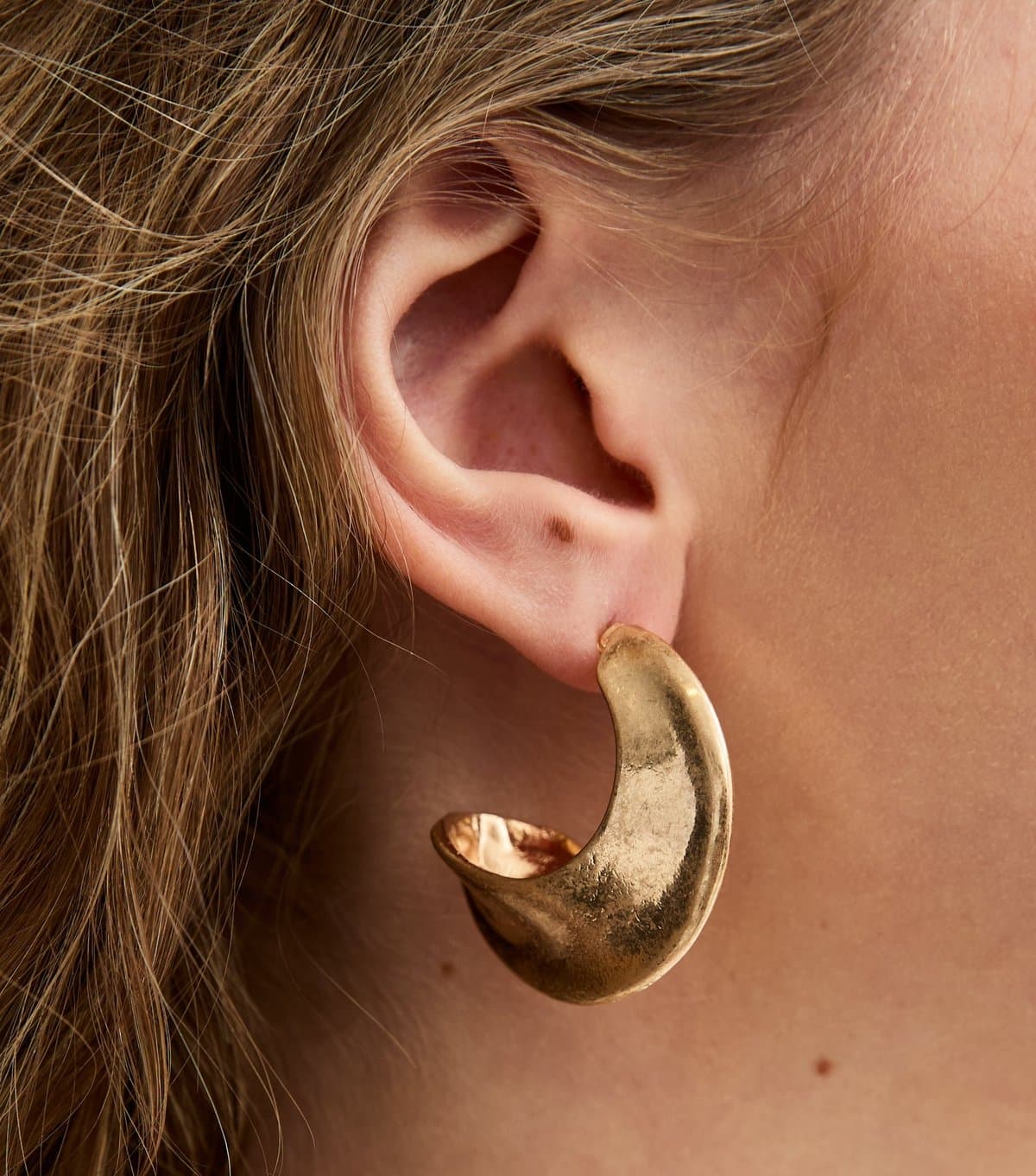 New Look Gold Tone Vintage Chunky Curved Hoop Earrings New Look