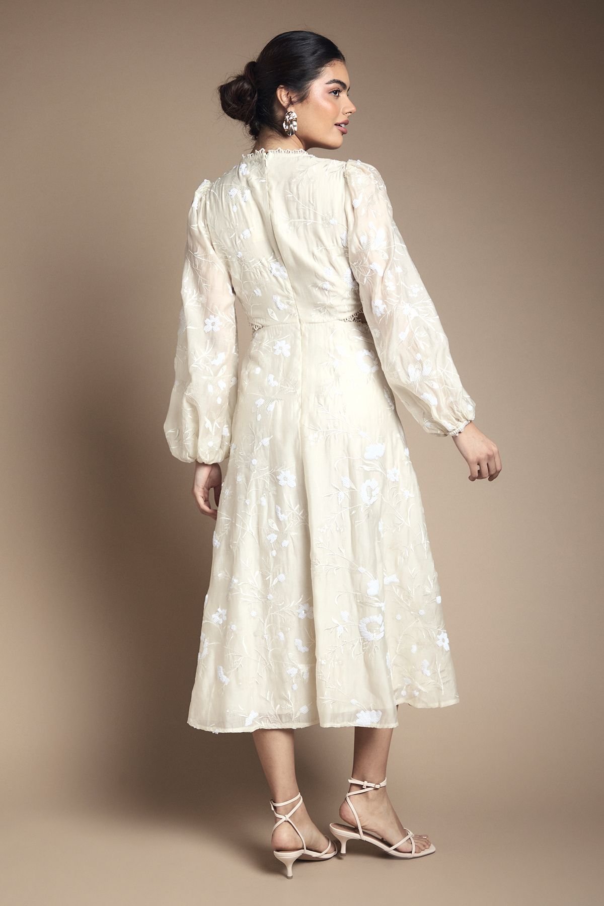 Oasis Oasis Women's Chiffon Sequin Embellished Floral Midaxi Dress in Ivory - 3