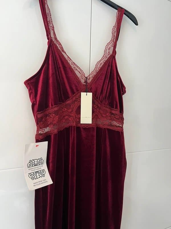 Never Fully Dressed Never fully dressed velvet lace dress