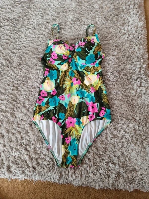 New Look 34b cup ladies  swimming costume  new look bnwot