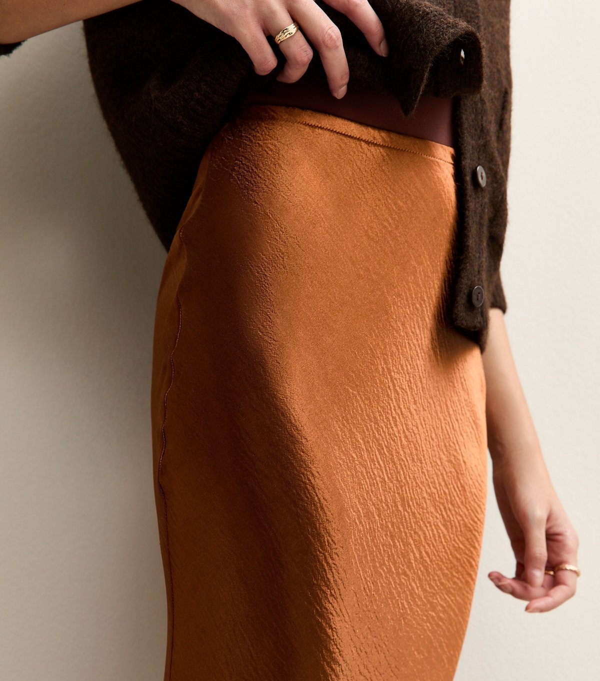 New Look Women's Burnt Orange Satin Midi Skirt New Look - 2