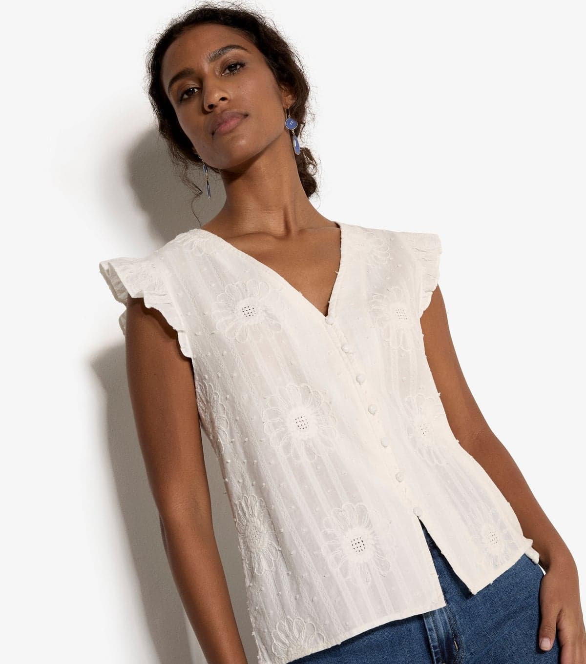 Apricot Women's White Embroidered Daisy Button Up Top Apricot New Look