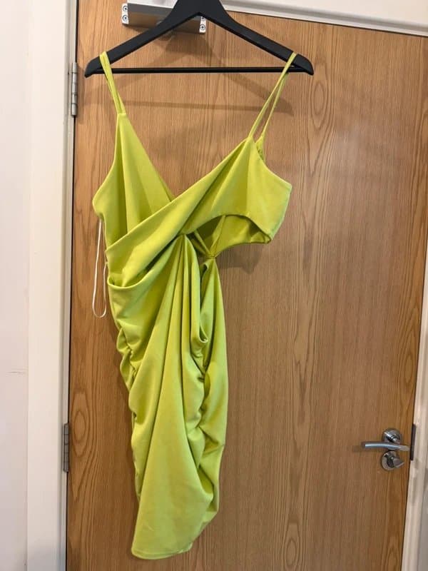 New Look Lime Green Ruched Bodycon Dress | Cut Out | Strappy | Party/Occasion | Size 16