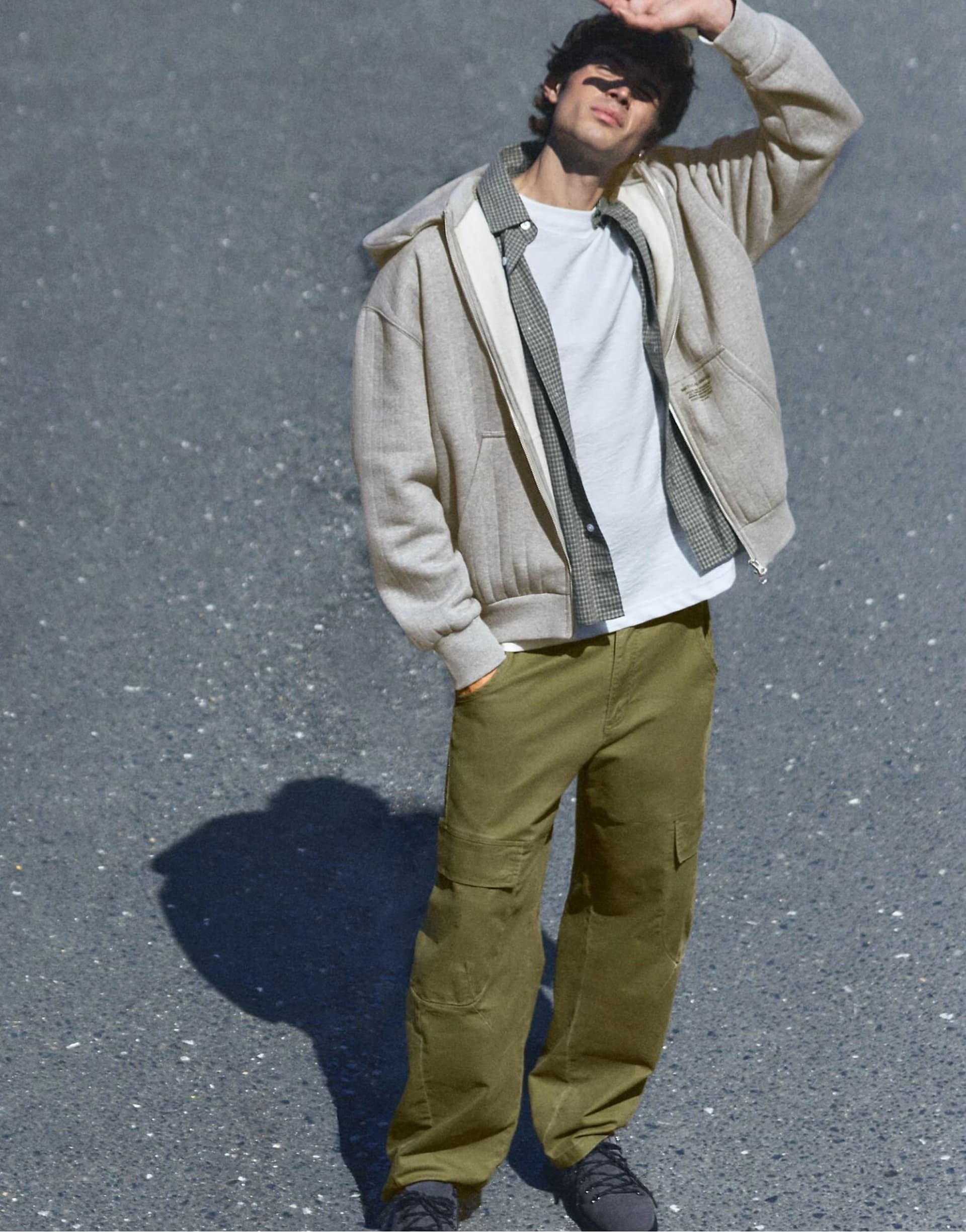ASOS Pull&Bear Barrel-leg cargo trousers in khaki