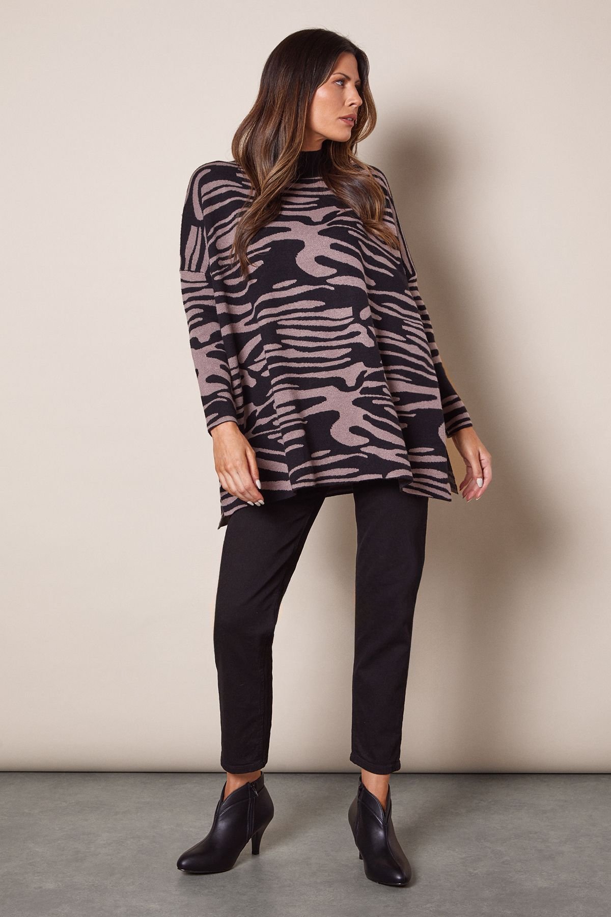 Wallis Wallis Women's Wide Fit Ashleigh Pointed Shoe Boots in Black - 2