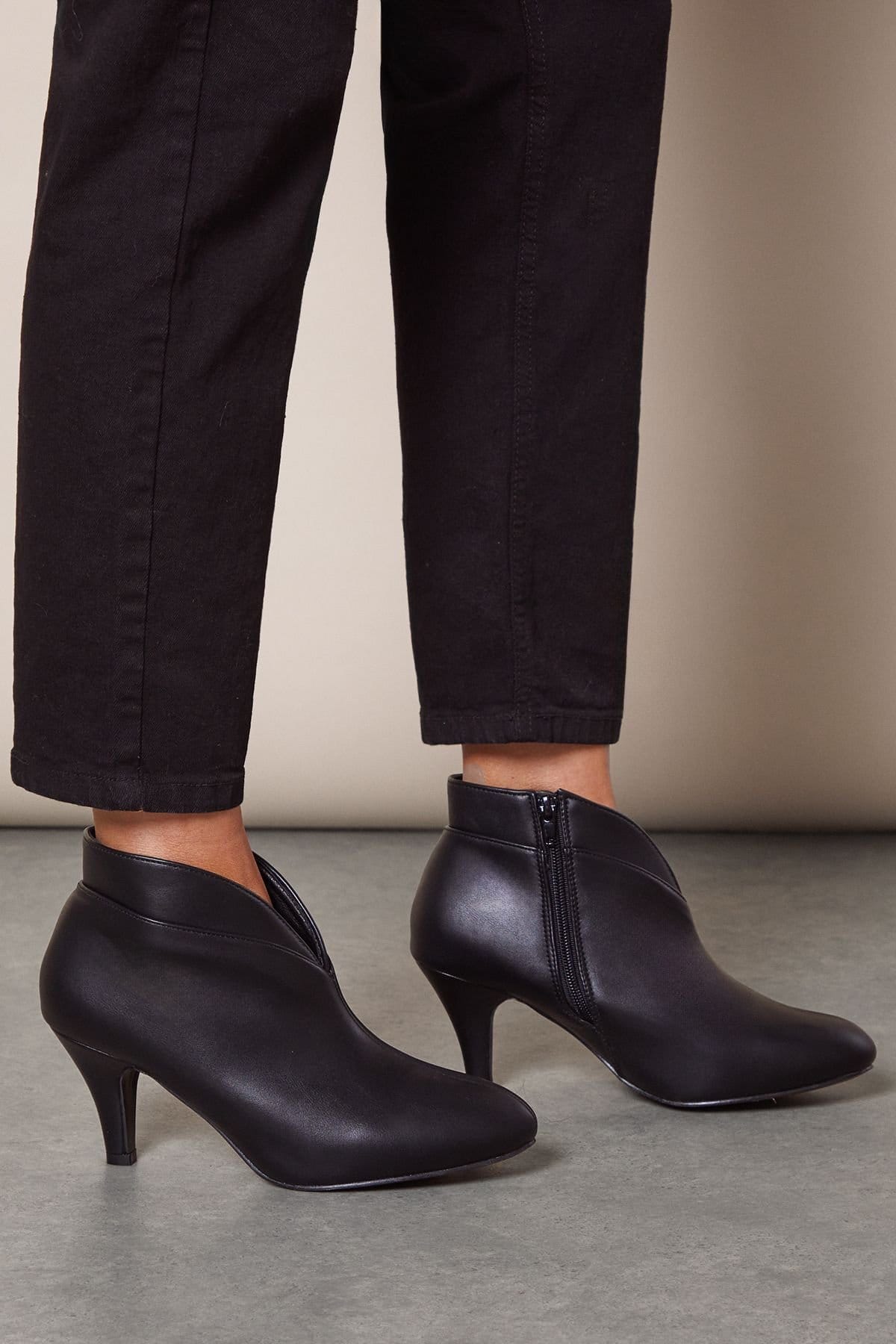 Wallis Wallis Women's Wide Fit Ashleigh Pointed Shoe Boots in Black - 4
