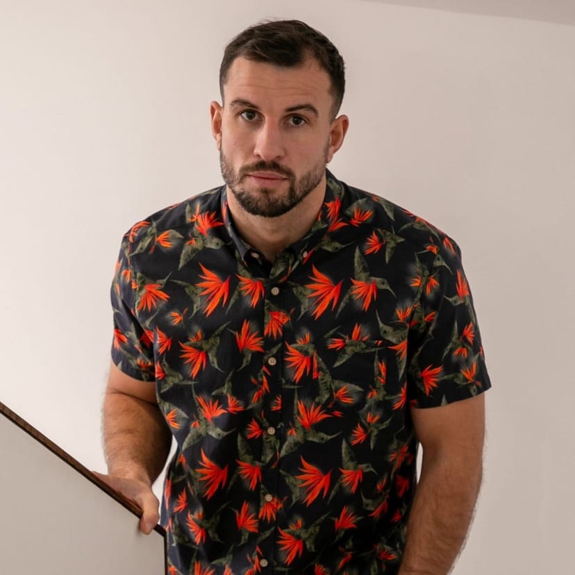 Peter Gribby Peter Gribby Men's Short Sleeve Hummingbird Print Shirt in Navy - 1