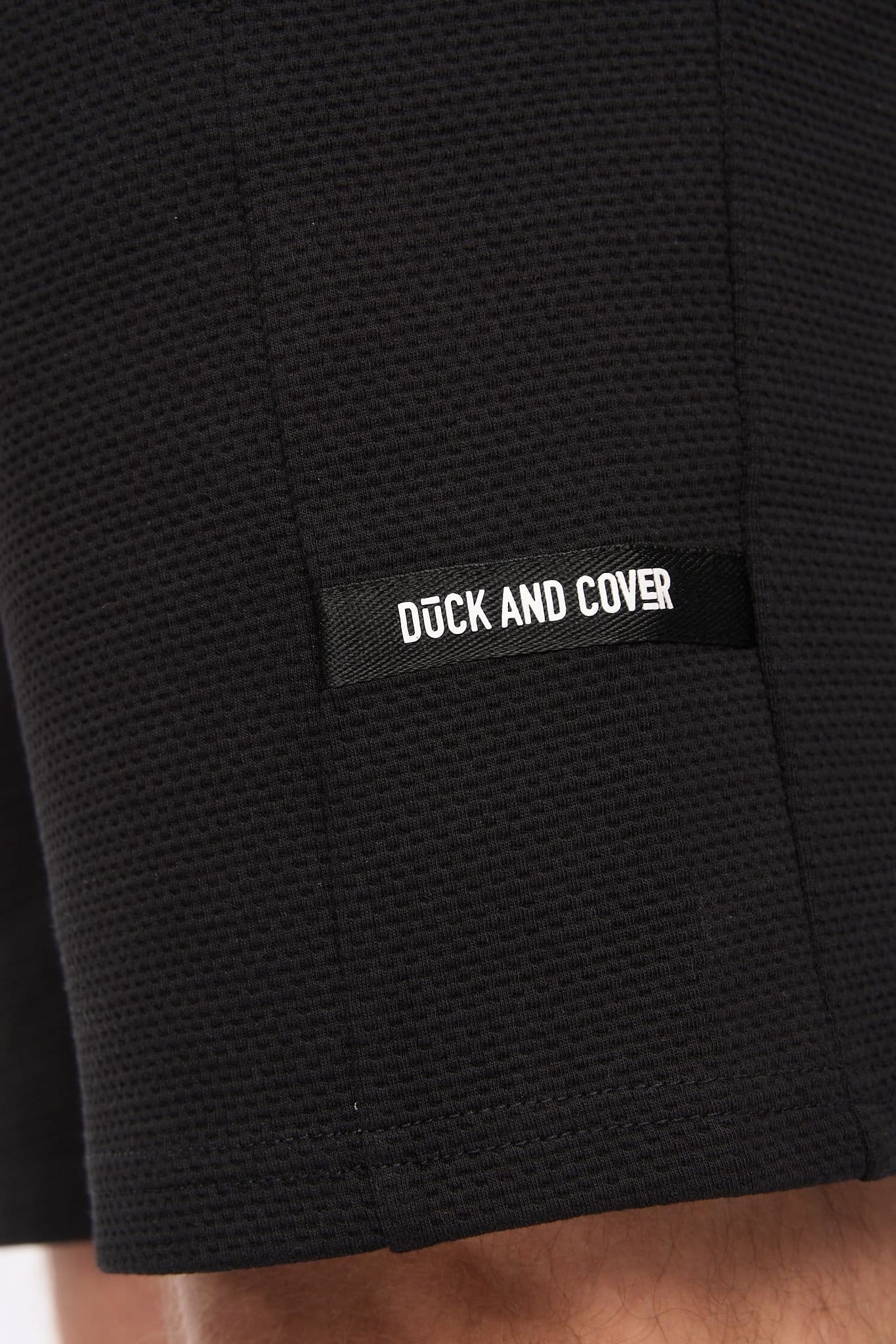 Duck&Cover Duck&Cover Men's Topfield Comfortable Textured Everyday Shorts in Black - 4