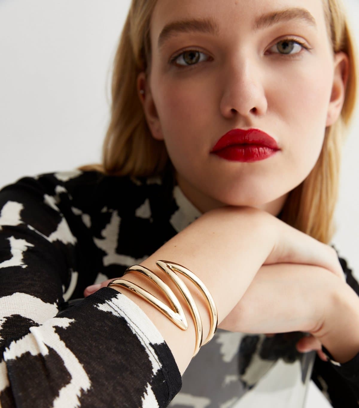 New Look New Look Gold Cut Out Hinge Cuff Bracelet