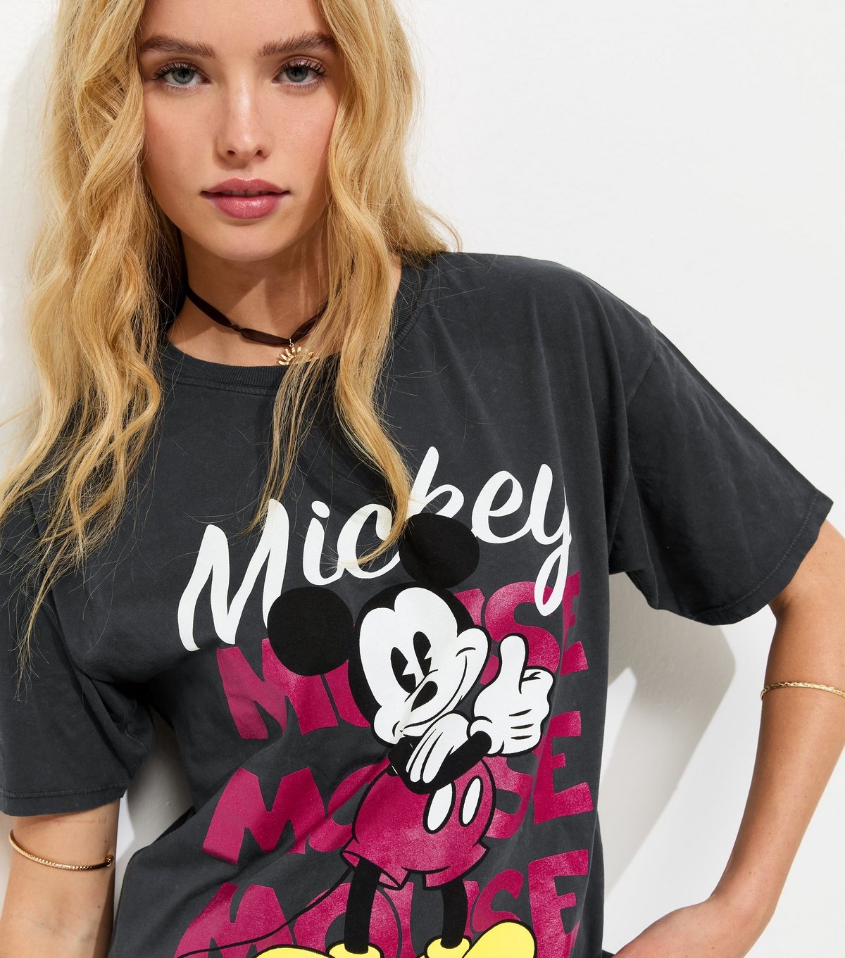 New Look Women's Dark Grey Mickey Acid Wash Oversized T-Shirt New Look - 2