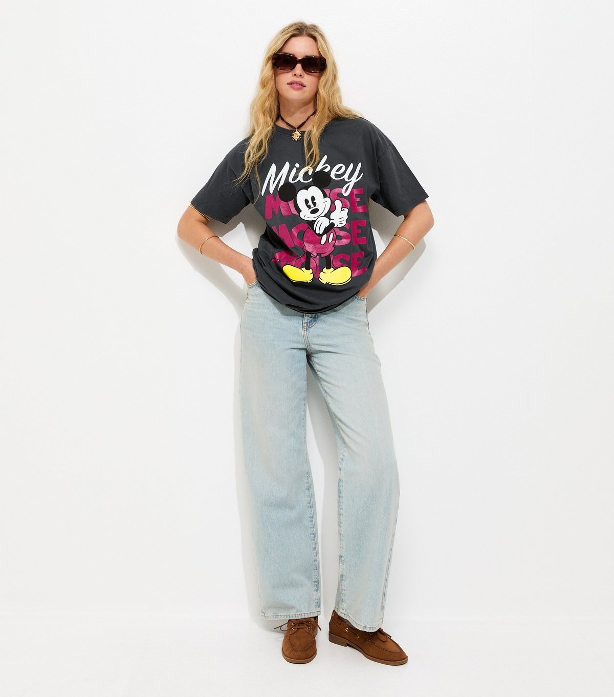 New Look Women's Dark Grey Mickey Acid Wash Oversized T-Shirt New Look - 3