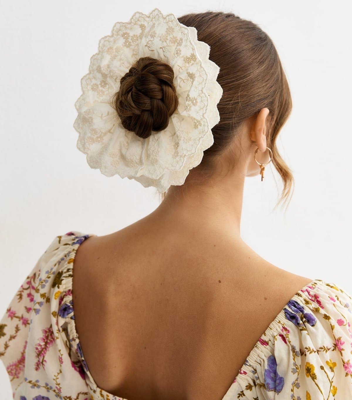 New Look Cream Oversized Broderie Anglaise Frilly Scrunchie New Look