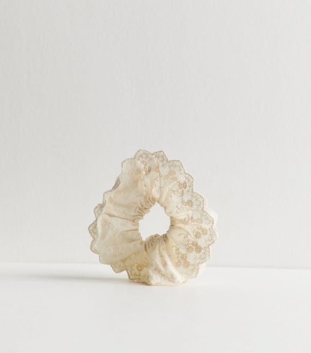 New Look Cream Oversized Broderie Anglaise Frilly Scrunchie New Look - 2