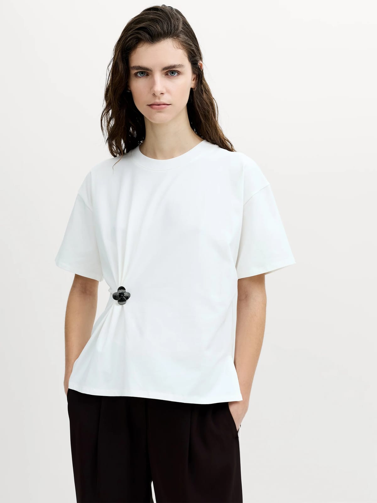 French Connection Rallie Floral Detail Cinched White T-Shirt Linen White - 1