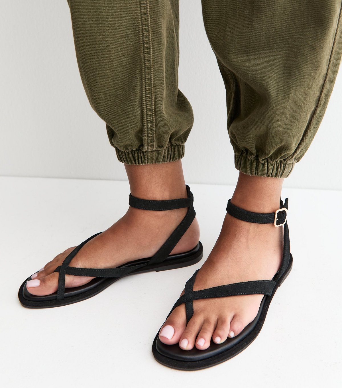 New Look Women's Premium Real Leather Black Crossover Strap Flat Sandals New Look - 2