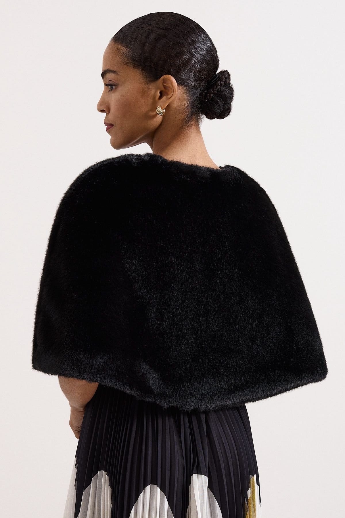Phase Eight Phase Eight Women's Faux Fur Plush Evening Capelet in True Black - 4