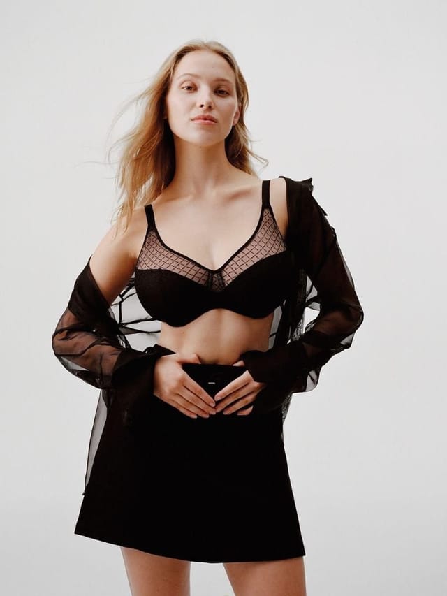 Chantelle Chantelle Women's Norah Chic Covering Moulded Bra in Black - 2