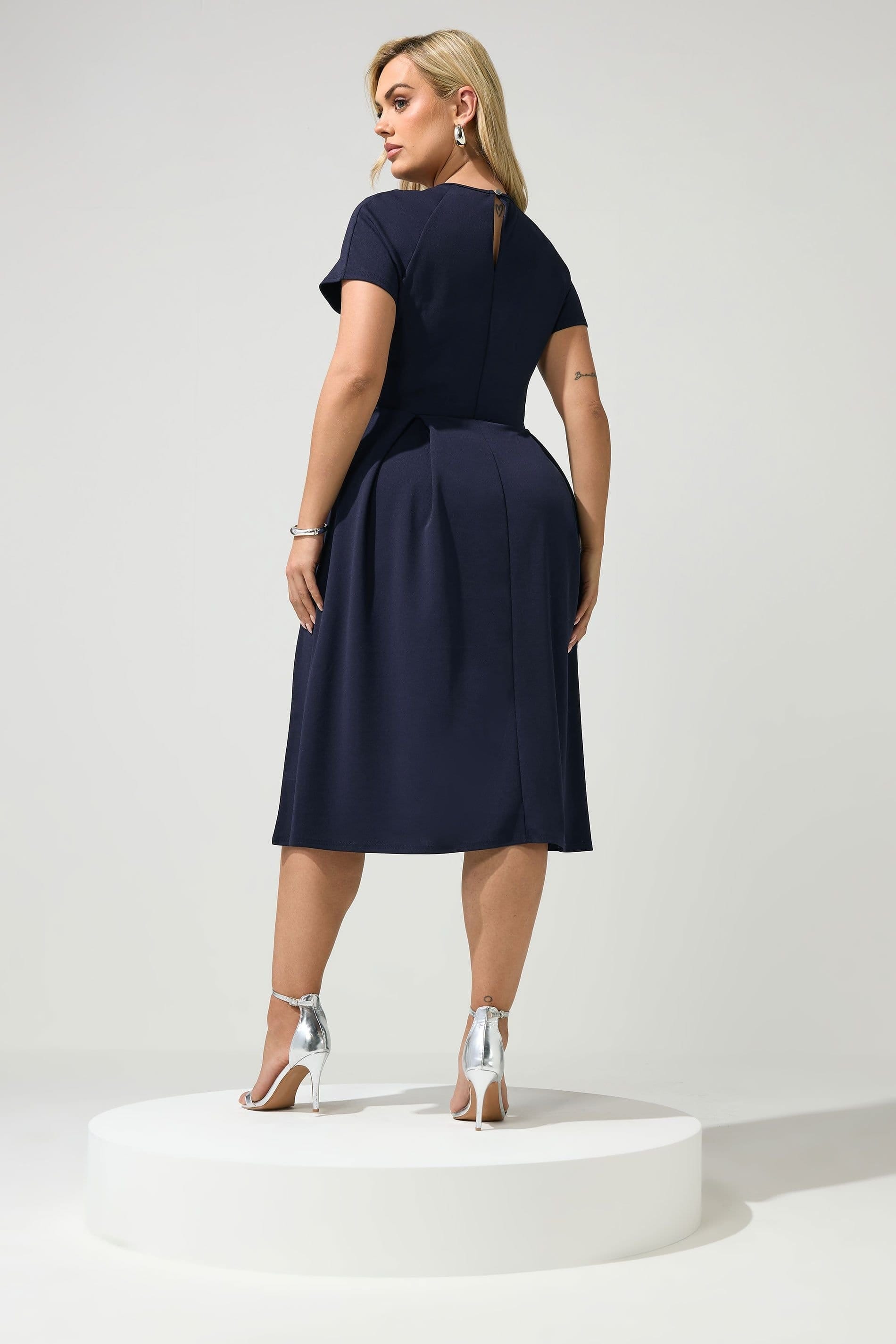 Yours Yours Women's Keyhole Skater Midi Dress in Mid Navy - 4