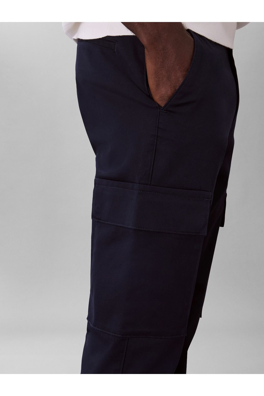 Calvin Klein Calvin Klein Men's Slim Cotton Stretch Cargo Dark Sapphire in Navy - 4