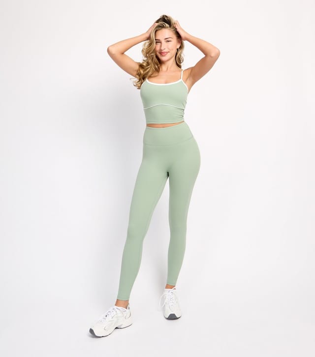 Rise Women's by Zara McDermott Green Contrast Trim Crop Top Rise New Look - 2