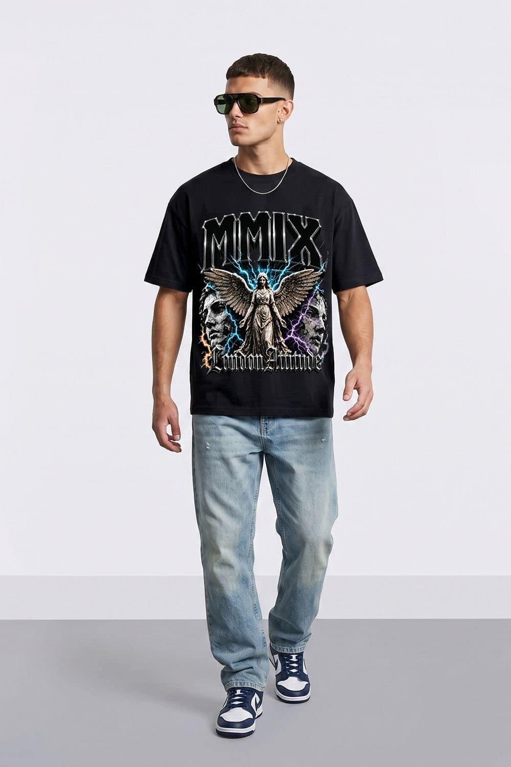LONDON ATTITUDE LONDON ATTITUDE Men's Angel Printed Oversized Heavyweight T-Shirt in Black