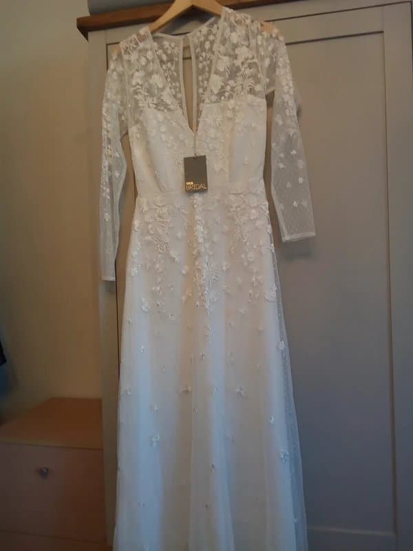 ASOS ASOS v neck lace embroidered wedding dress BNWT 8