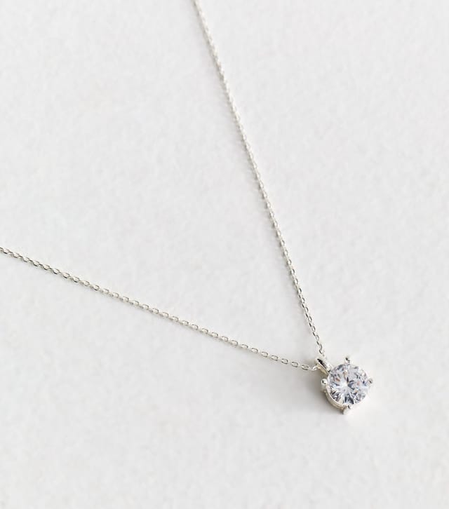 New Look Silver Tone Diamanté Circle Pendant Necklace New Look - 3