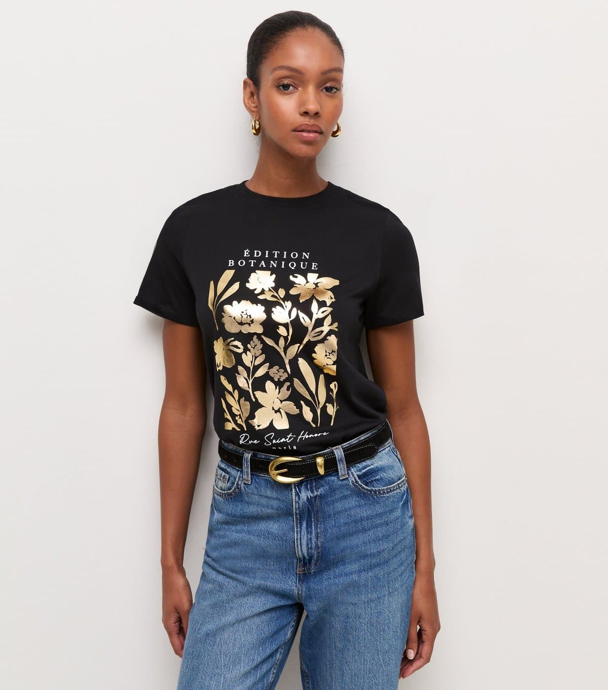 New Look Women's Black Cotton Foil Flower Print Relaxed T-Shirt New Look