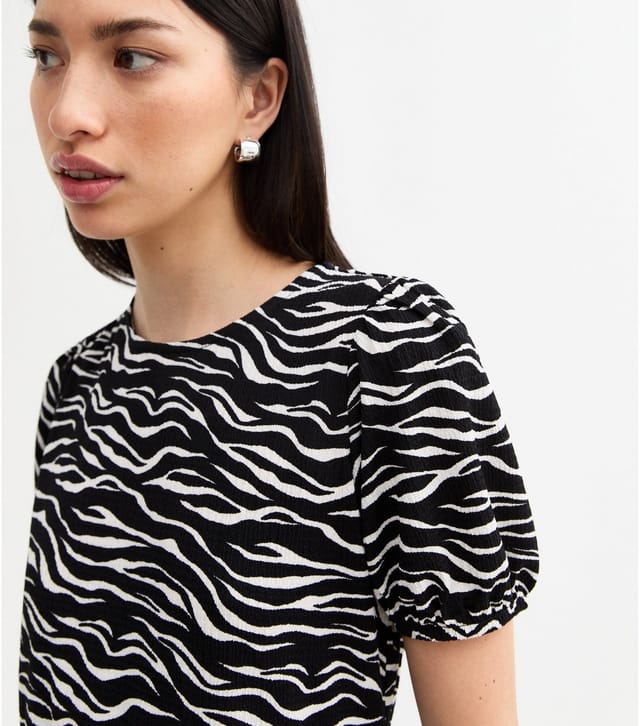 New Look Women's Black Crinkle Texture Zebra Print Mini Smock Dress New Look - 3