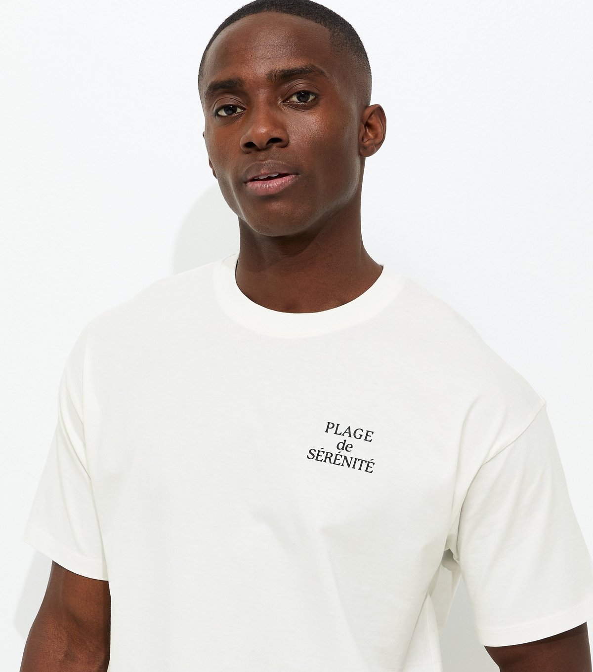 New Look Men's Off White Oversized Plage de Serenite Print T-Shirt New Look - 2