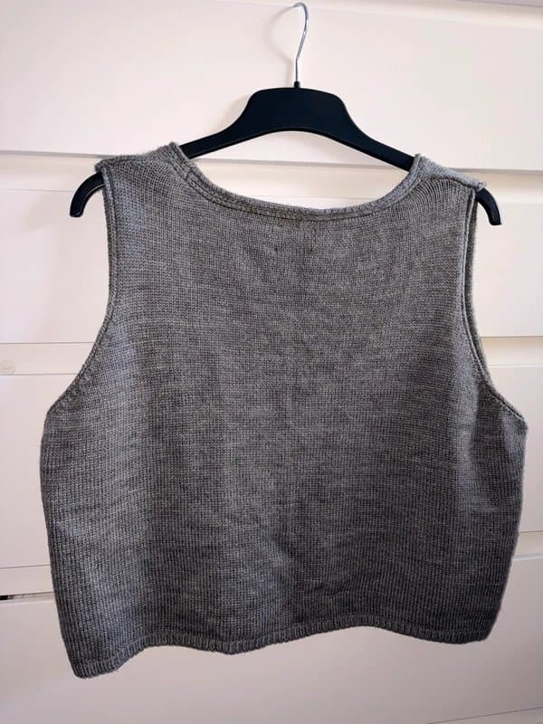 ASOS Design Women’s Asos Design Cropped Knit Vest.