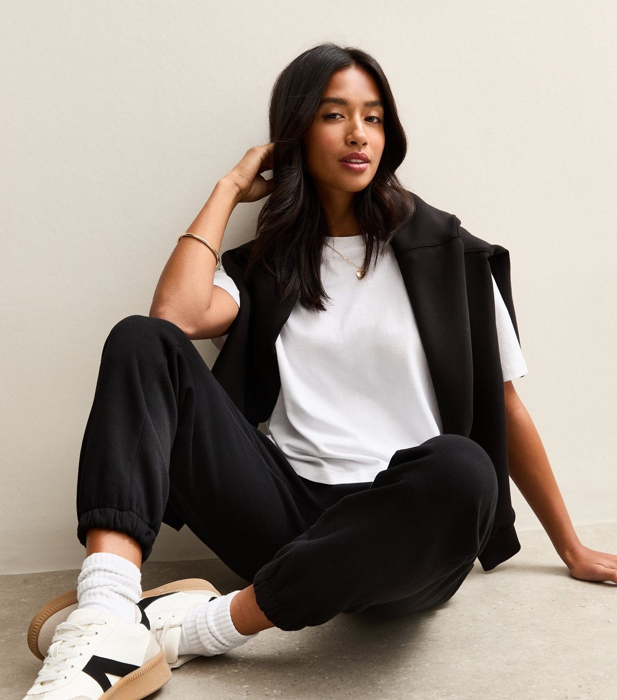 New Look Women's Petite Black Jersey Cuffed Joggers New Look - 1