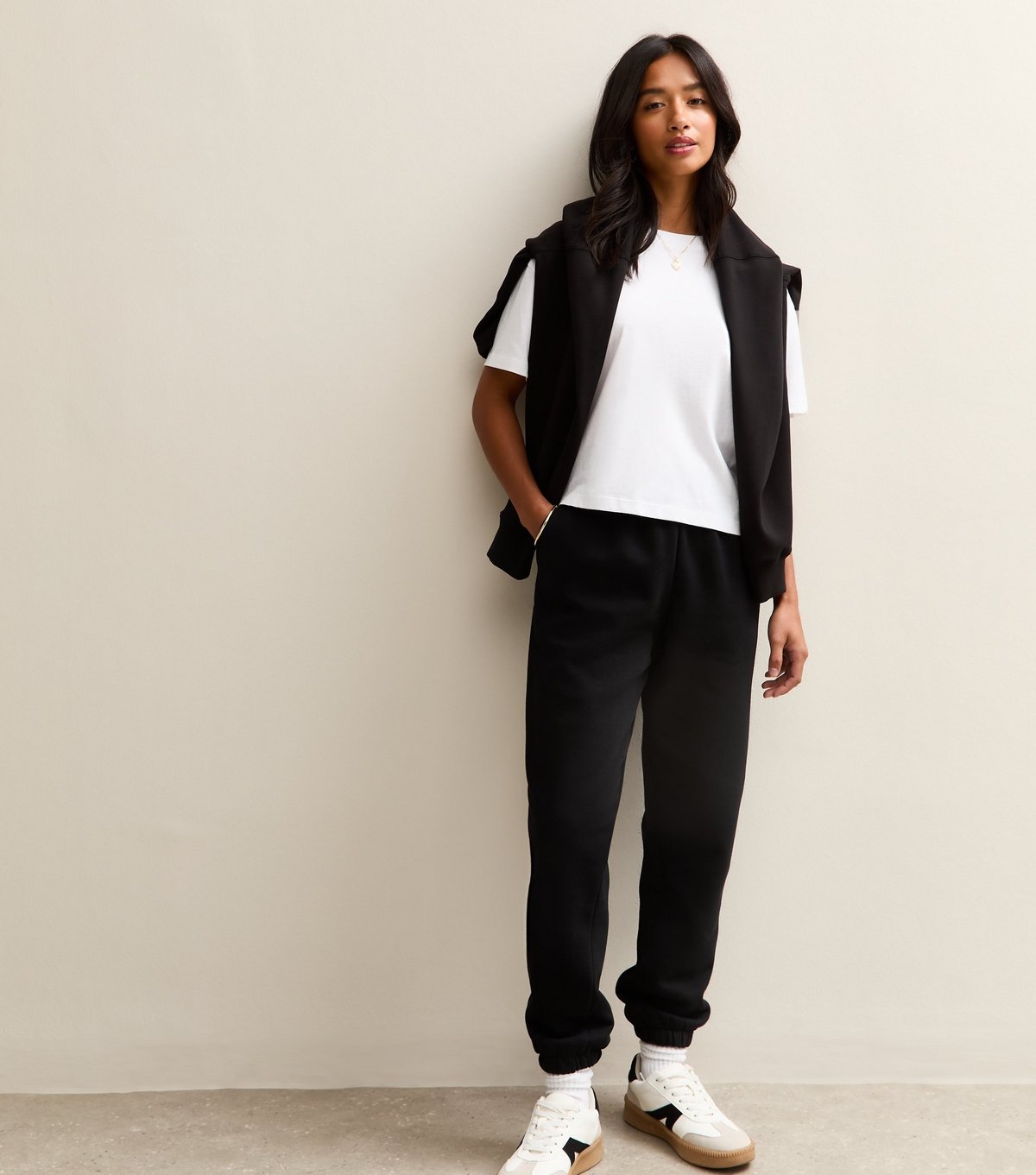 New Look Women's Petite Black Jersey Cuffed Joggers New Look - 2