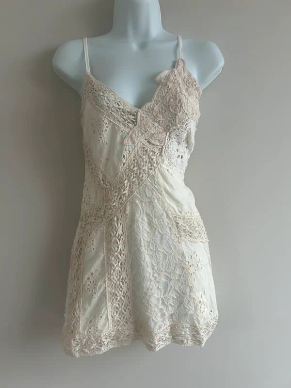 kimichi Blue * NEW * (shop floor) Kimchi Blue Laney Spliced Lace Slip Dress - Stunning - SP