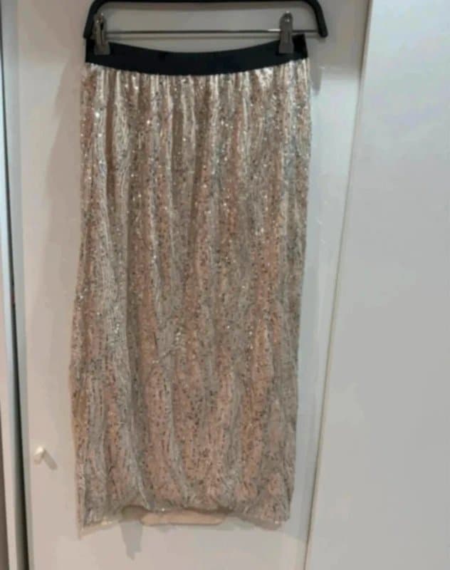 Bershka Bershka high waisted sequin midi skirt with stretch waist