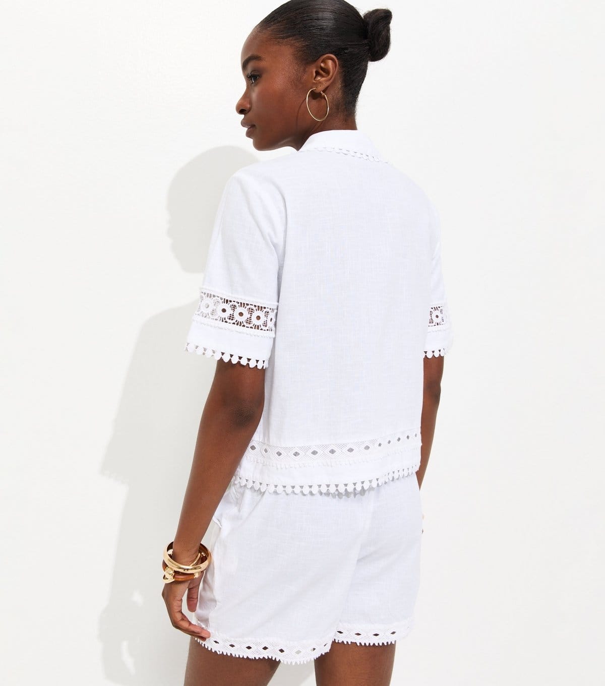 New Look Women's White Embroidered Lace Trimmed Cropped Shirt New Look - 4