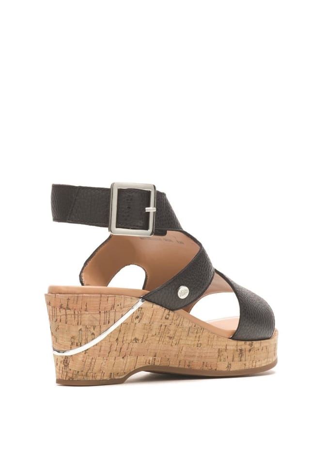 Hush Puppies Hush Puppies Women's 'Maya' Smooth Leather Sandals in Black - 2