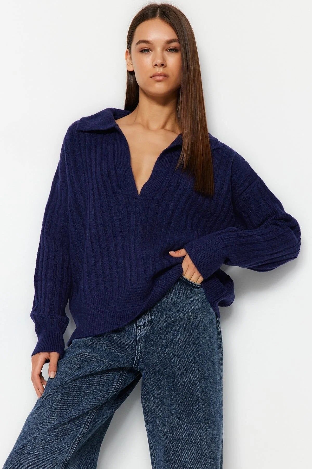 HOXTON GAL HOXTON GAL Women's Relaxed Fit V-Neck Ribbed Knit Long Sleeve Polo Collar Sweater Jumper in Navy - 2