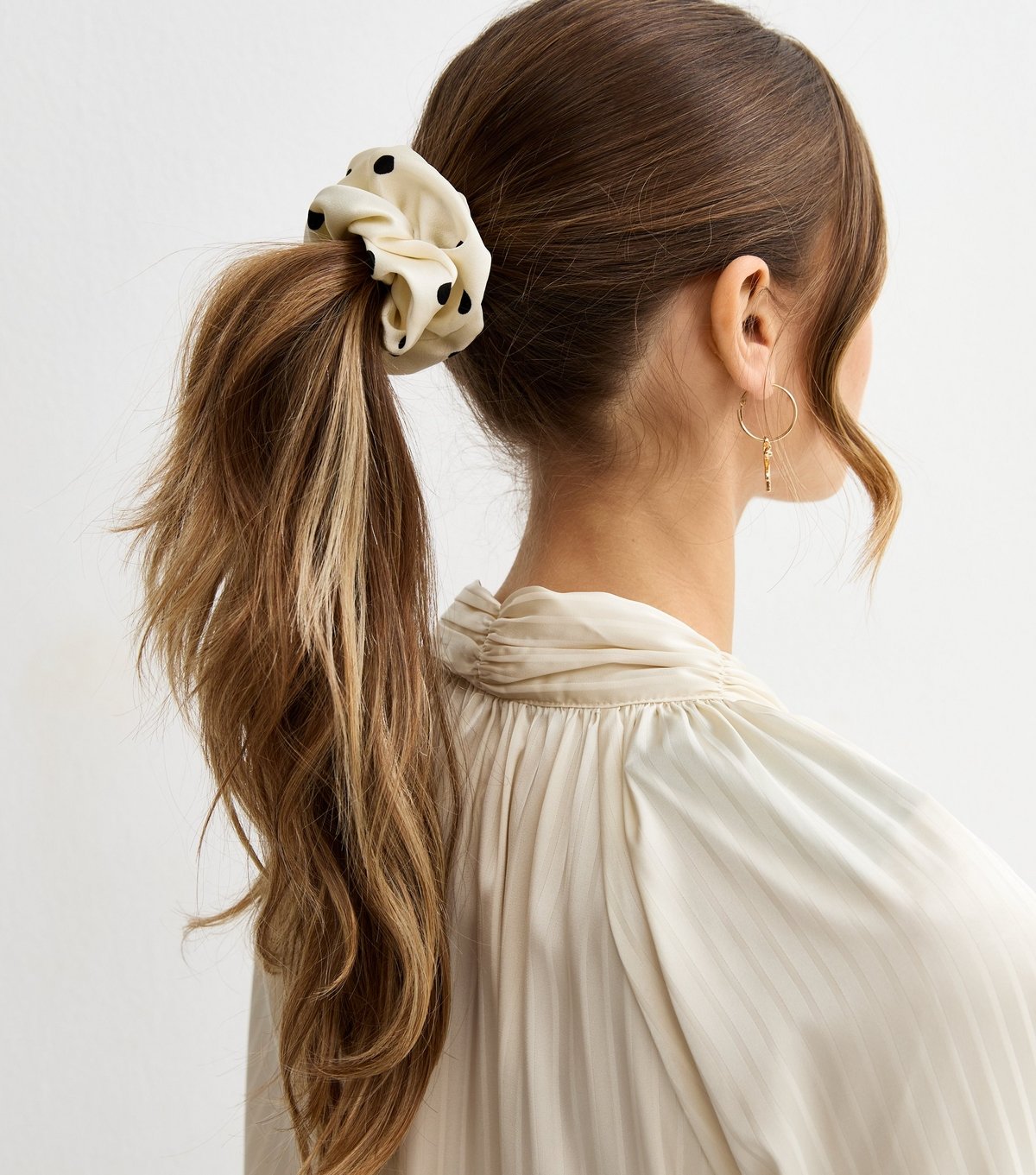 New Look Pack Of 2 Cream and Black Polka Dot Scrunchies New Look - 2