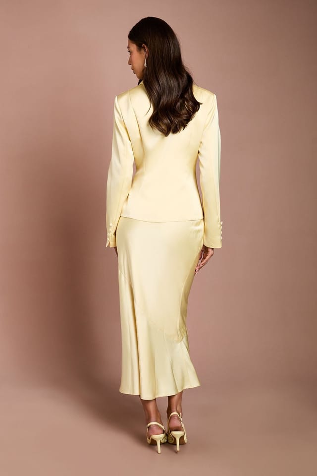 Coast Coast Women's Satin Detail Fitted Skirt in Lemon - 3