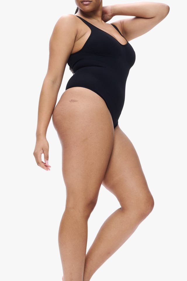 Heist Heist Women's The Contour Seamless Shaping Thong Body in Black - 3