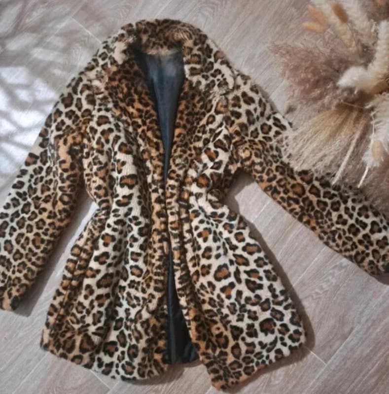 XXX Leopard coat M 8-10