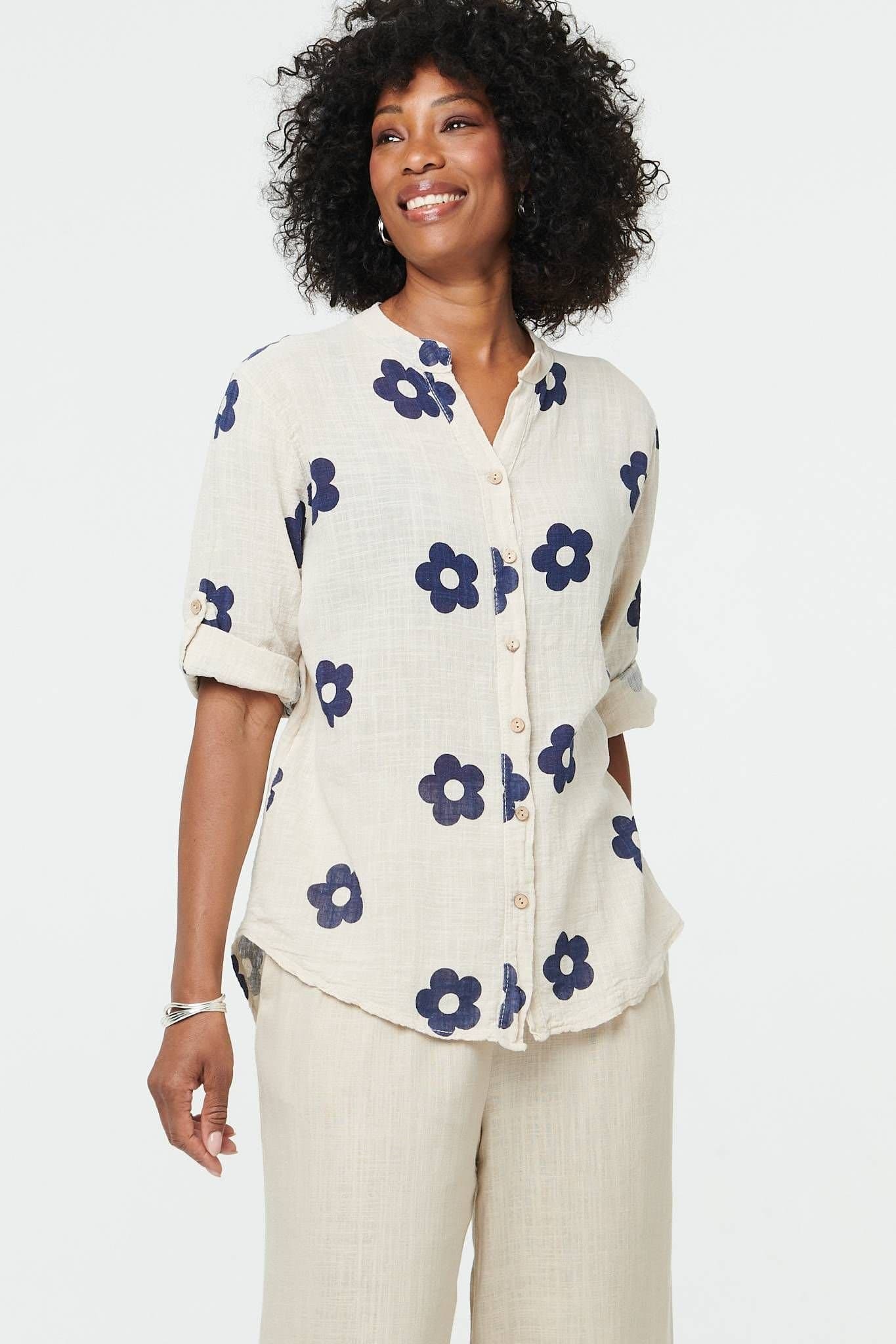 Izabel London Izabel London Women's Floral 3/4 Sleeve Button Relaxed Blouse in Beige