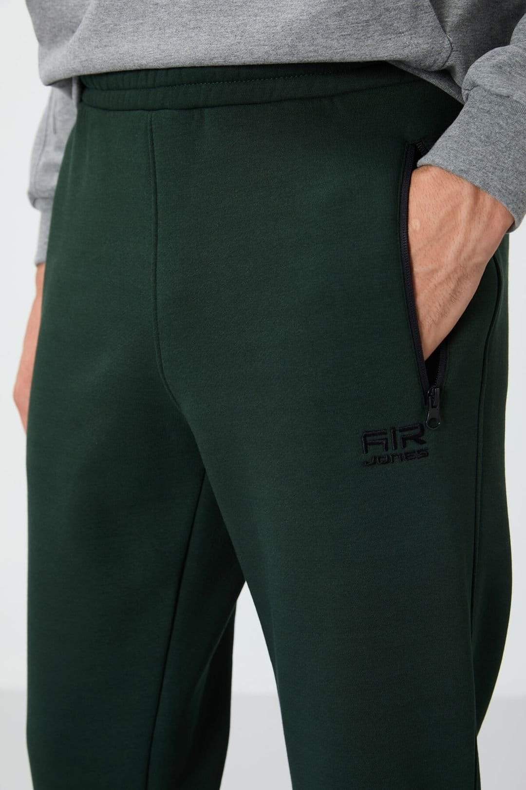 Tommy Life Tommy Life Men's Jogger Sweatpants in Bottle Green - 4