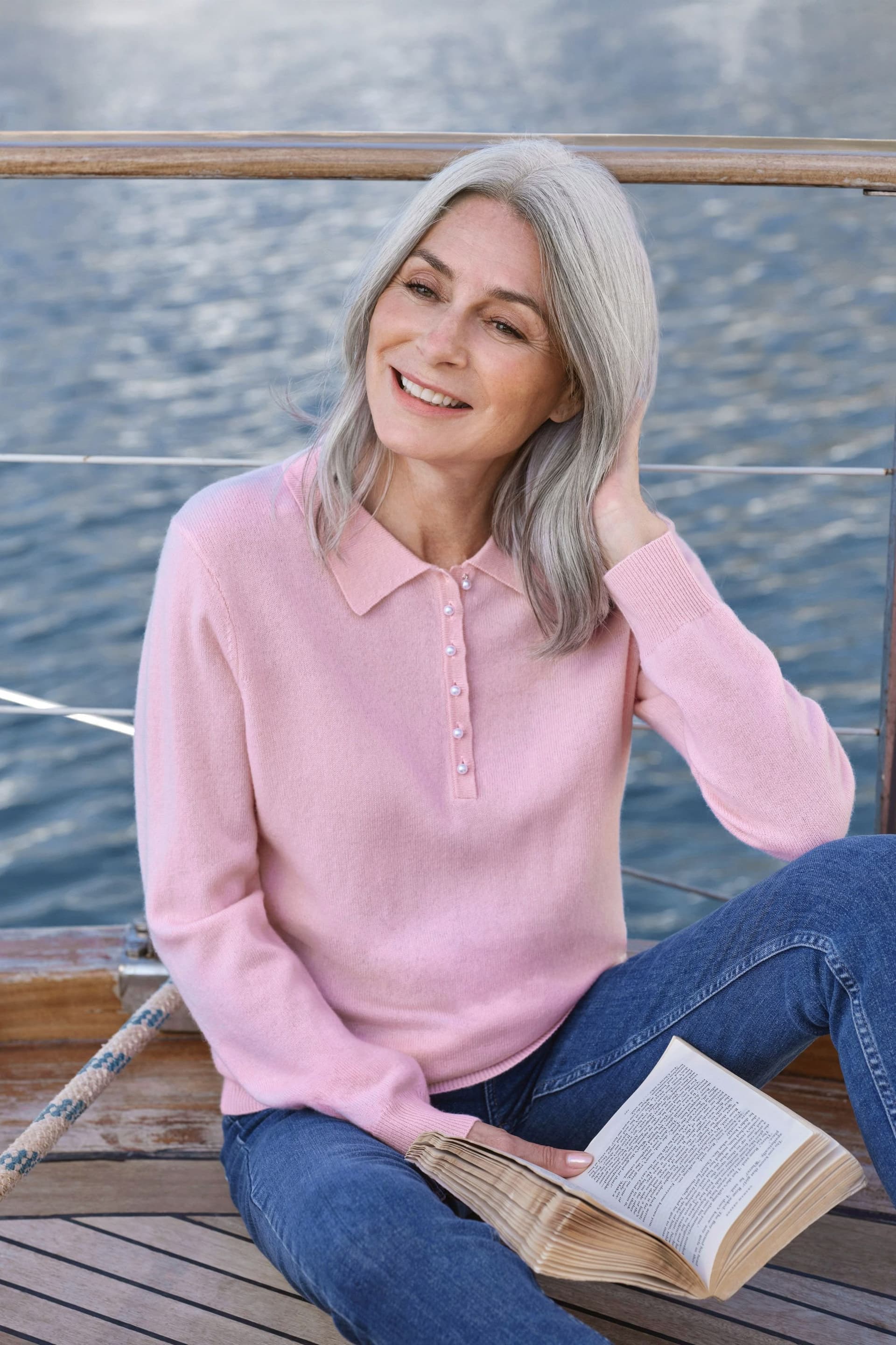 WoolOvers WoolOvers Women's Cashmere & Merino Crew Neck Knitted Jumper in Light Pink