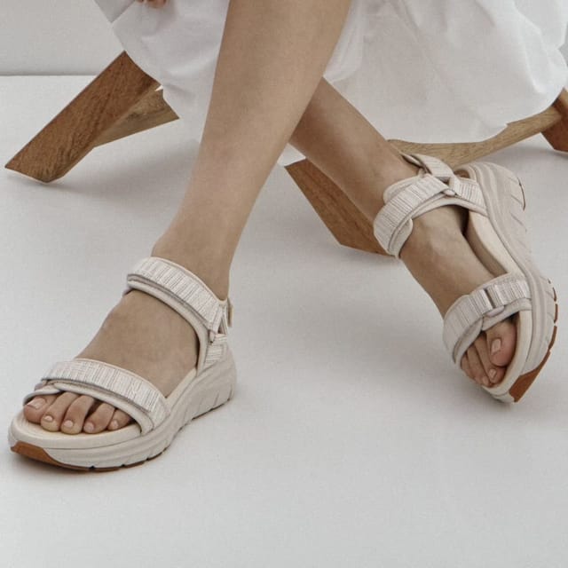 Vionic Vionic Women's Walk Max Wanderer Walking Shoe Sandals in Cream - 2
